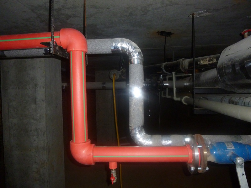 Выполнение работ по замене подающих стояков хозяйственно-питьевого противопожарного водопровода.